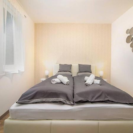 Grace Pine Apartment 1 ブダペスト エクステリア 写真