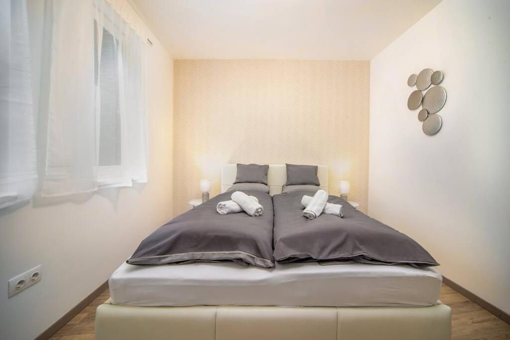 Grace Pine Apartment 1 ブダペスト エクステリア 写真
