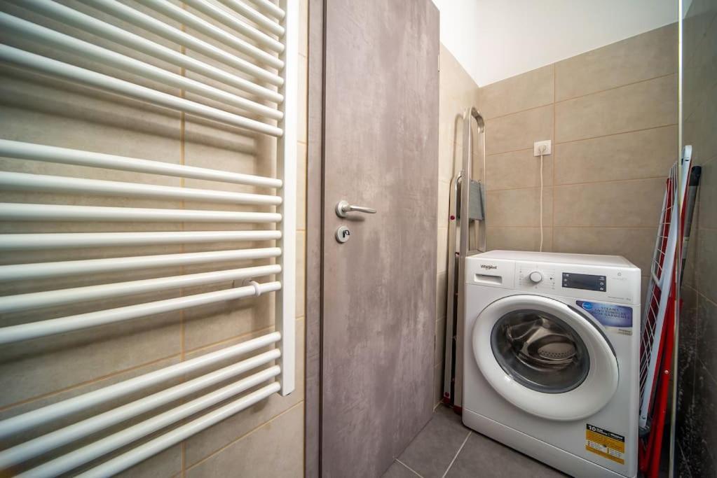 Grace Pine Apartment 1 ブダペスト エクステリア 写真