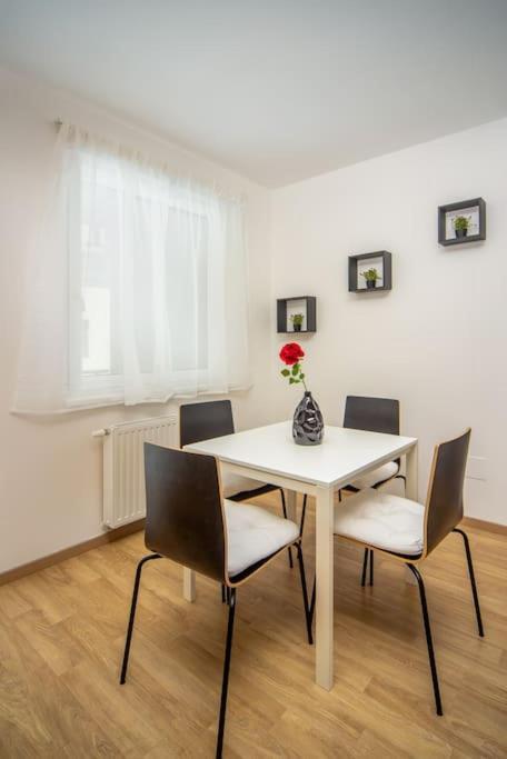 Grace Pine Apartment 1 ブダペスト エクステリア 写真